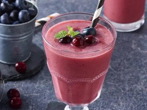 Flor de berries, con berries y menta adentro