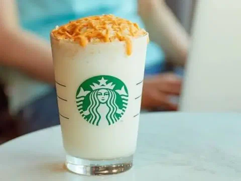 Milkshake de papa, con pimienta negra espolvoreada encima