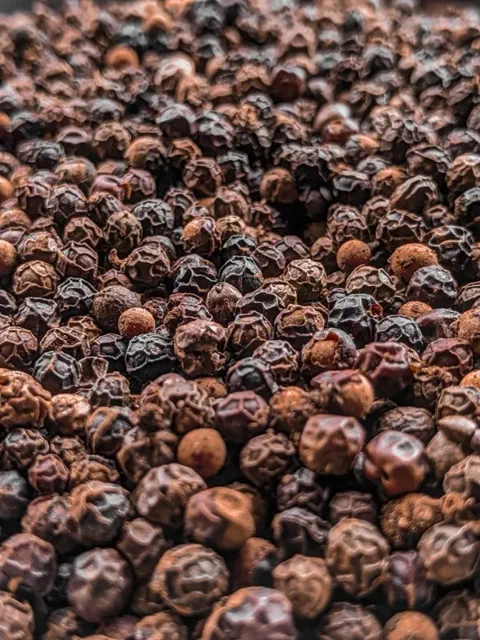 Granos de pimienta negra