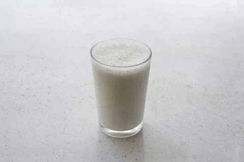 Vaso de leche fresca