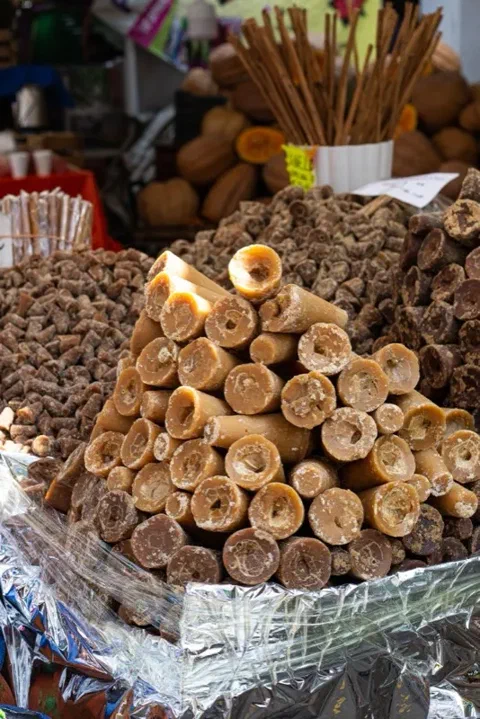 Panela en bloques, apilada